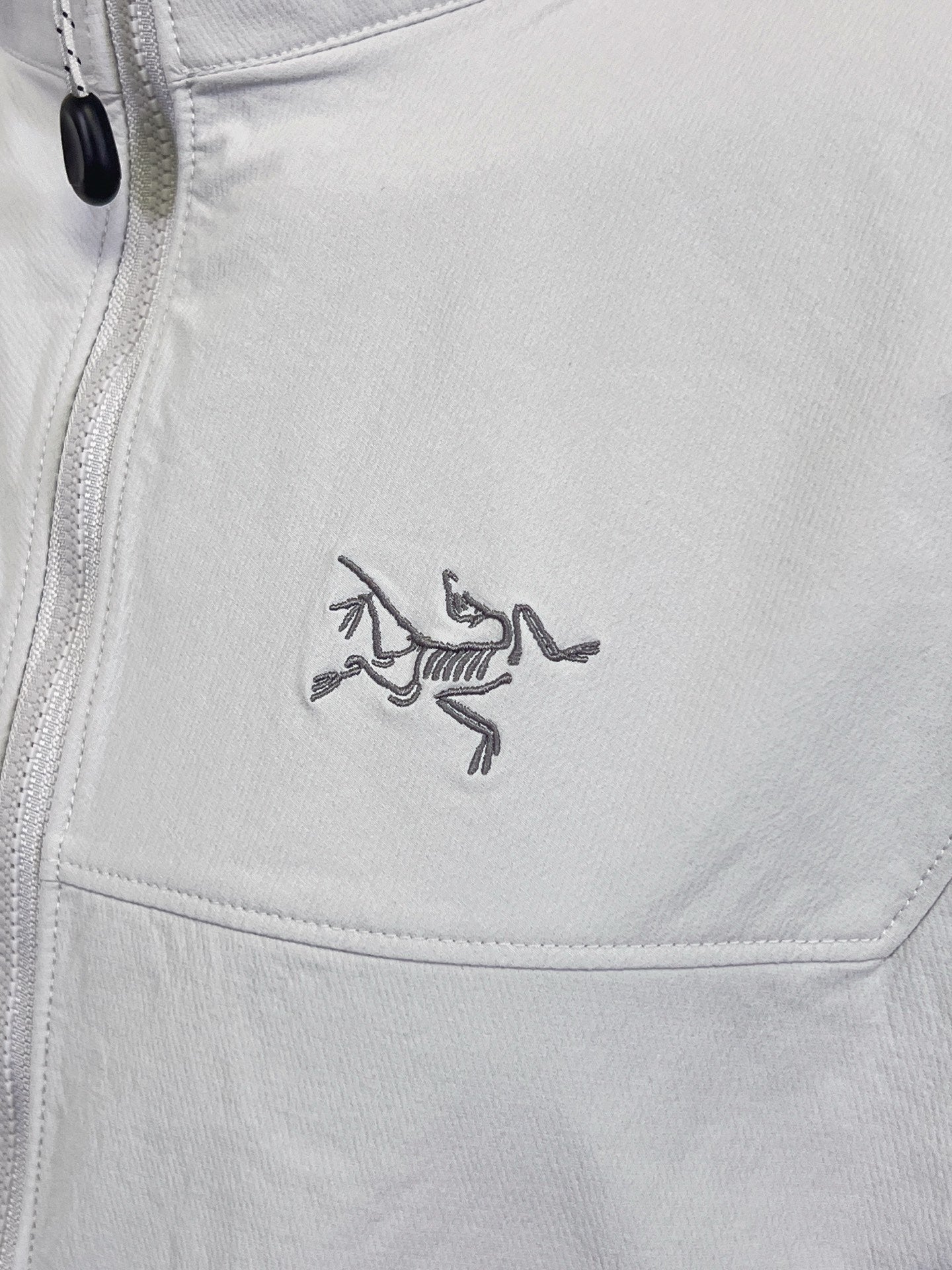 Arc'teryx Men's Hooded Softshell Jacket – Stealth Gray | Outdoor & Everyday Wear