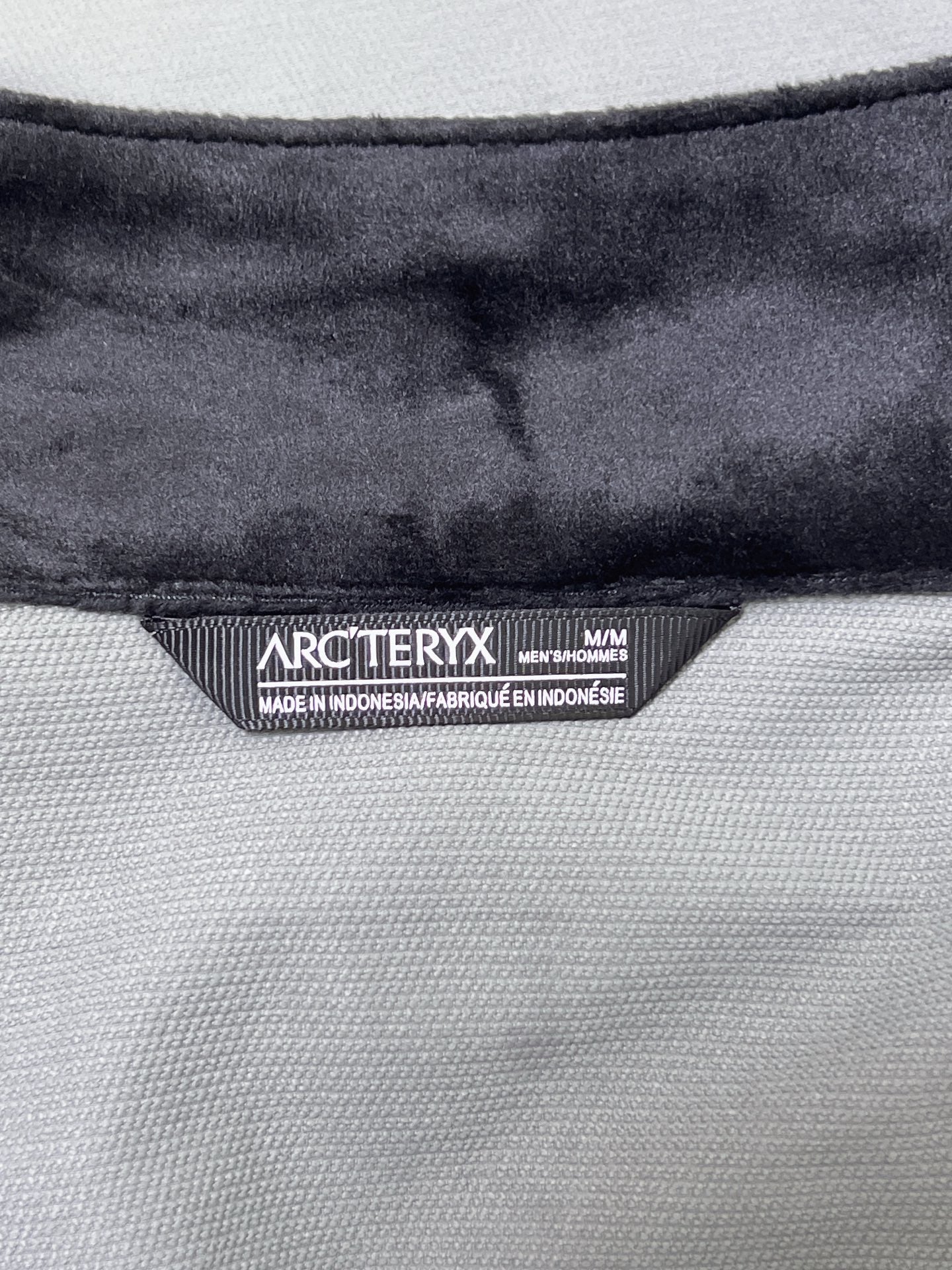 Arc'teryx Men's Hooded Softshell Jacket – Cement Gray | Outdoor & Everyday Wear