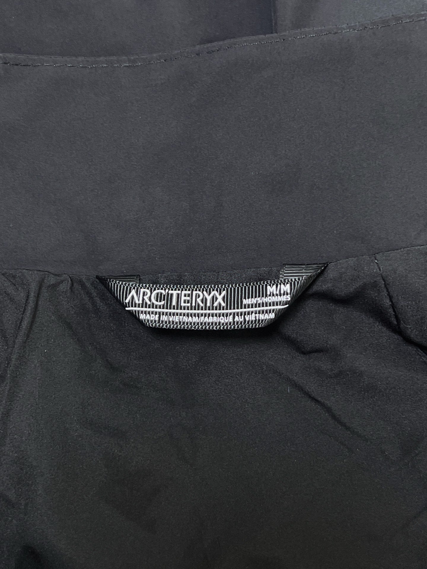 Arc'teryx Solano Men's Stand Collar Windbreaker Jacket – Black | Outdoor & Everyday Wear