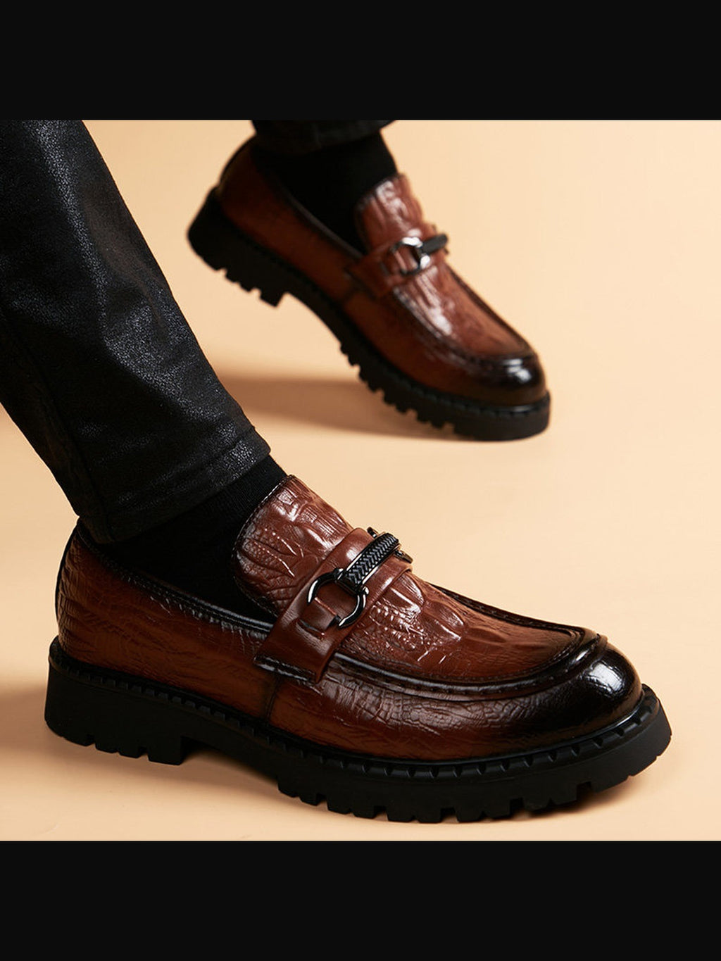 Color handcrafted genuine leather shoes - color image