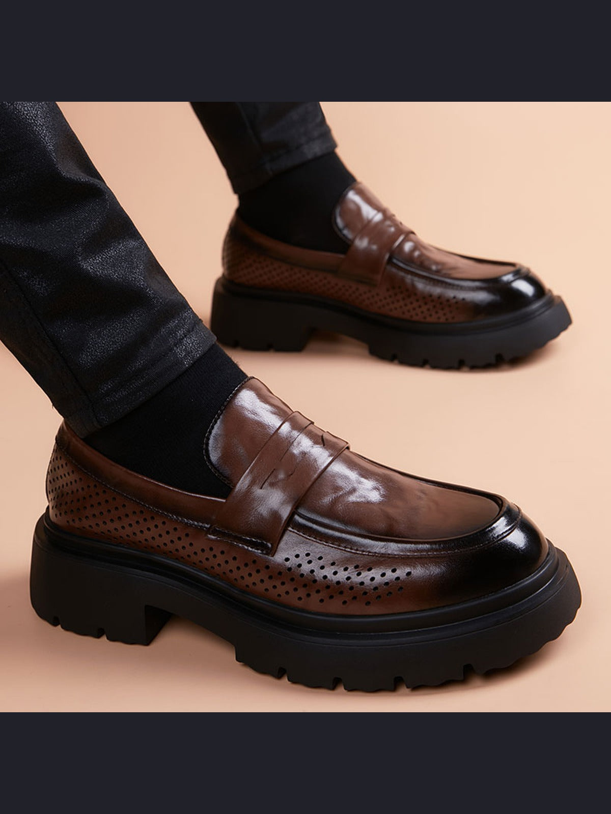 Color handcrafted genuine leather shoes - color image